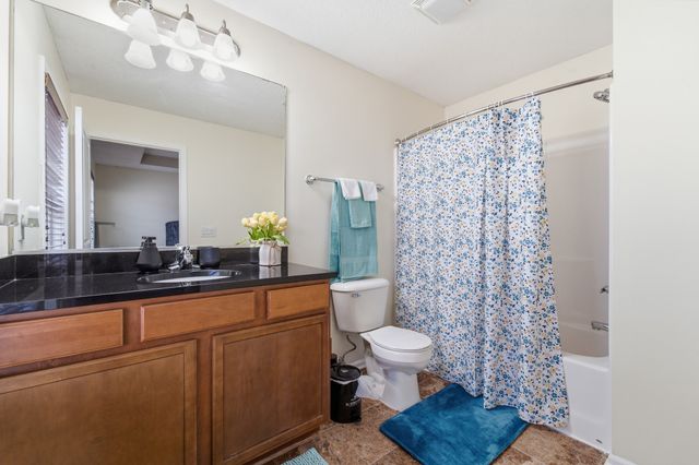 9140 Greenspire Drive 103, West Des Moines, IA 50266