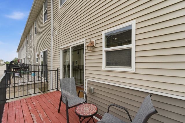 9140 Greenspire Drive 103, West Des Moines, IA 50266