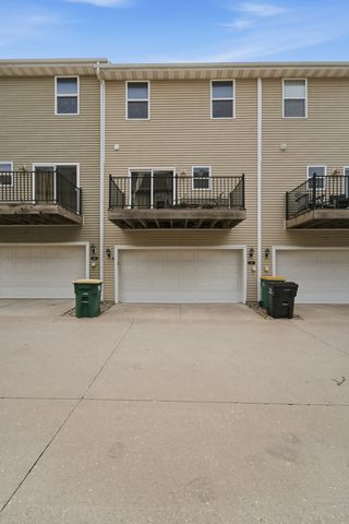 9140 Greenspire Drive 103, West Des Moines, IA 50266