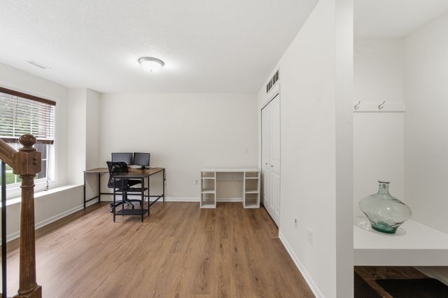 9140 Greenspire Drive 103, West Des Moines, IA 50266