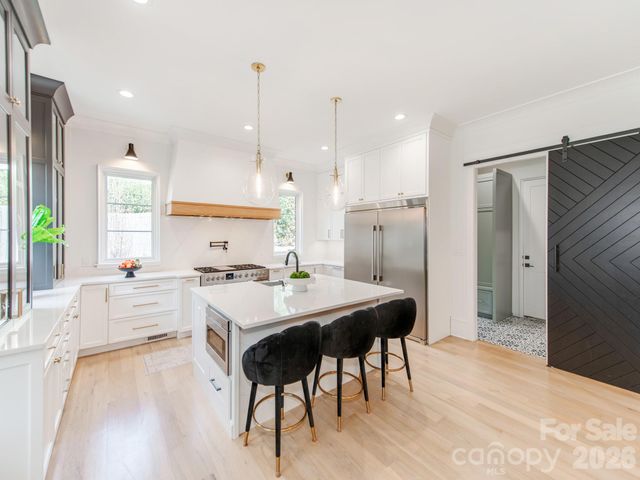 300 Mammoth Oaks Drive, Charlotte, NC 28270