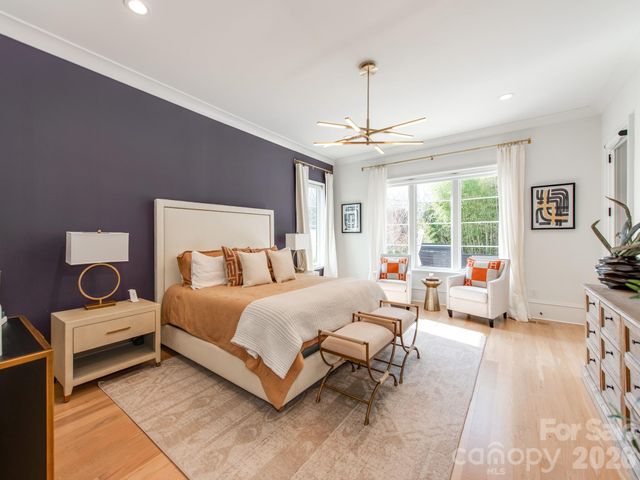 300 Mammoth Oaks Drive, Charlotte, NC 28270