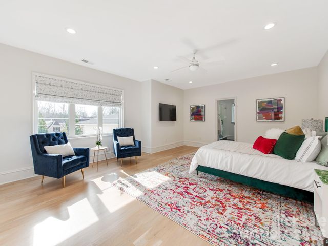 300 Mammoth Oaks Drive, Charlotte, NC 28270