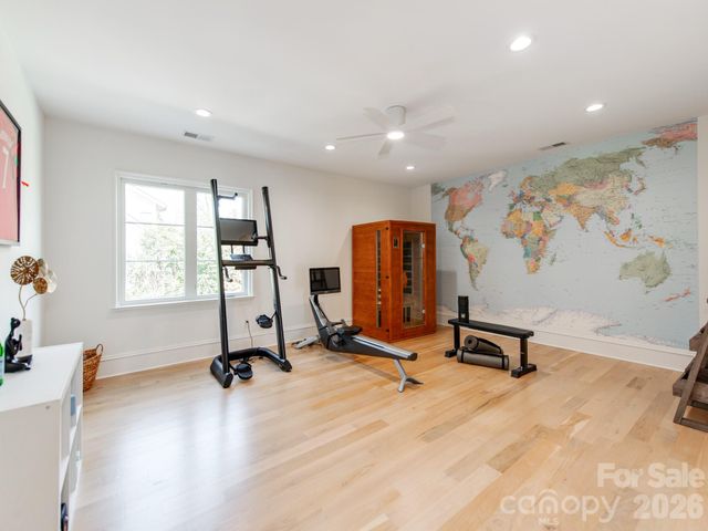 300 Mammoth Oaks Drive, Charlotte, NC 28270