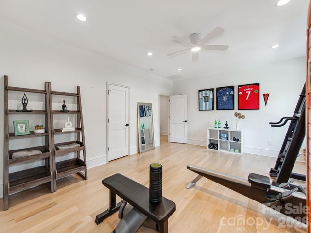 300 Mammoth Oaks Drive, Charlotte, NC 28270