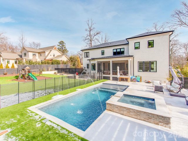 300 Mammoth Oaks Drive, Charlotte, NC 28270