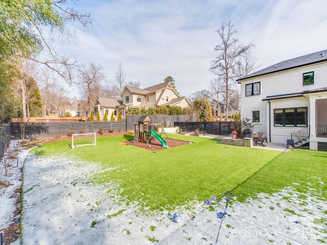 300 Mammoth Oaks Drive, Charlotte, NC 28270