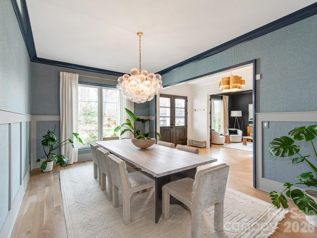 300 Mammoth Oaks Drive, Charlotte, NC 28270