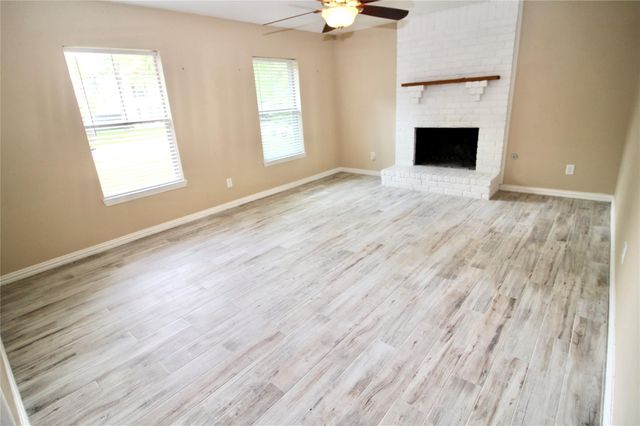 612 E Castle Harbour Drive, Friendswood, TX 77546