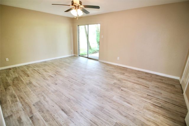 612 E Castle Harbour Drive, Friendswood, TX 77546