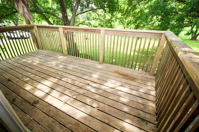 612 E Castle Harbour Drive, Friendswood, TX 77546