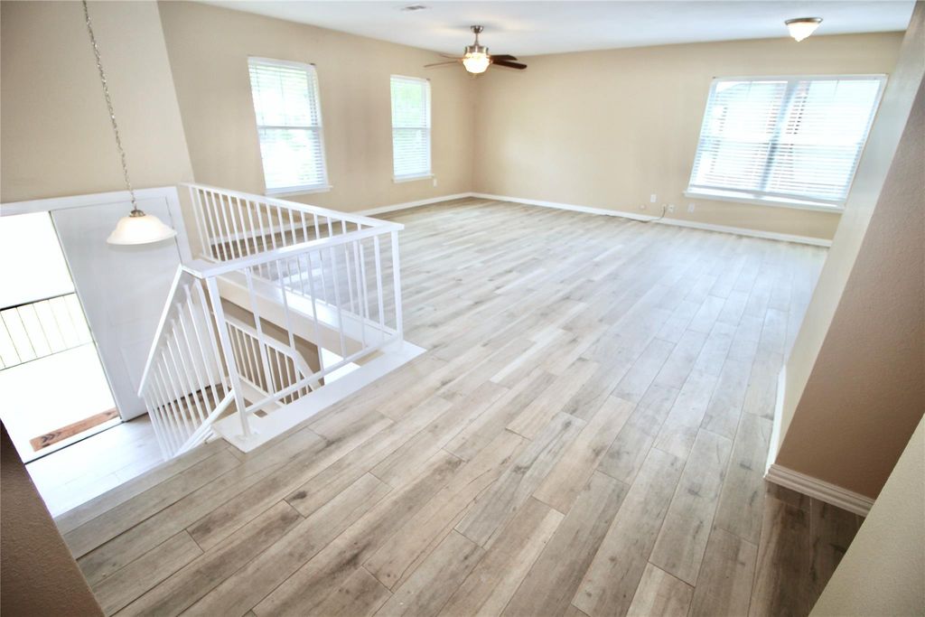 612 E Castle Harbour Drive, Friendswood, TX 77546