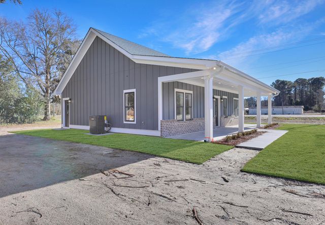 4055 Byrnes Drive, Saint Stephen, SC 29479