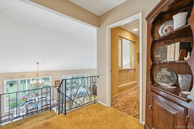 192 Bengeyfield Drive, East Williston, NY 11596