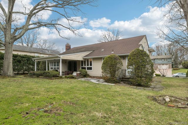 192 Bengeyfield Drive, East Williston, NY 11596