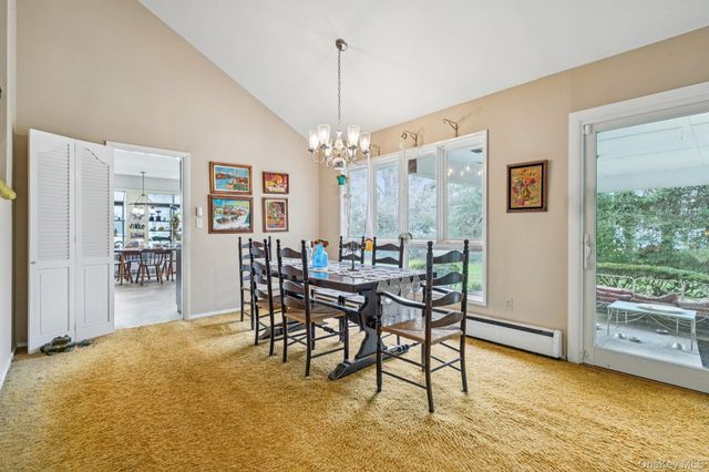 192 Bengeyfield Drive, East Williston, NY 11596