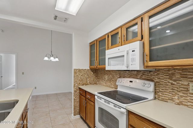 4508 MIDDLETON PARK Circle W, Jacksonville, FL 32224