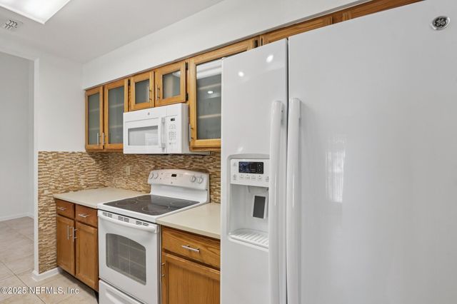 4508 MIDDLETON PARK Circle W, Jacksonville, FL 32224