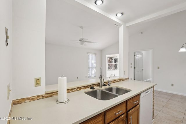 4508 MIDDLETON PARK Circle W, Jacksonville, FL 32224