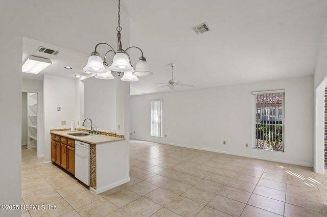 4508 MIDDLETON PARK Circle W, Jacksonville, FL 32224