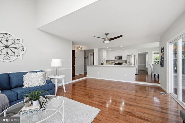 8401 CARDINAL GLEN CT, Vienna, VA 22182