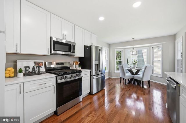 8401 CARDINAL GLEN CT, Vienna, VA 22182