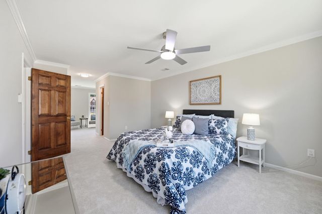 8401 CARDINAL GLEN CT, Vienna, VA 22182