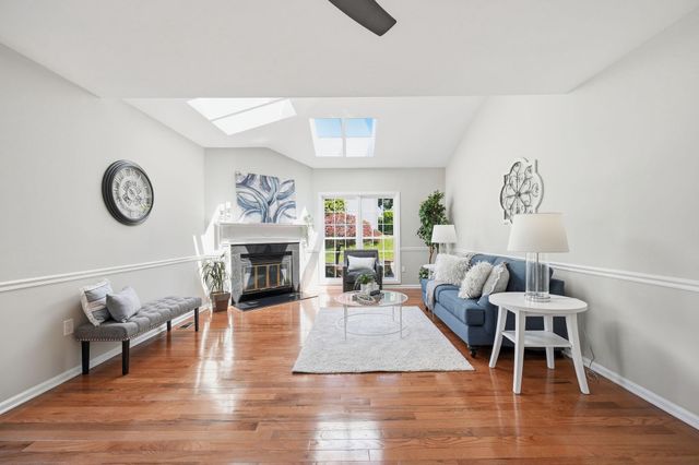 8401 CARDINAL GLEN CT, Vienna, VA 22182