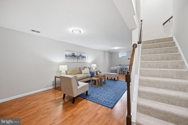 8401 CARDINAL GLEN CT, Vienna, VA 22182