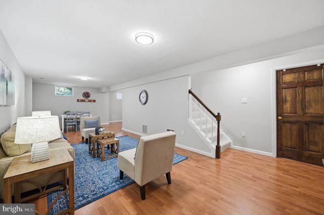 8401 CARDINAL GLEN CT, Vienna, VA 22182