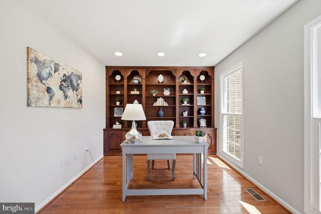 8401 CARDINAL GLEN CT, Vienna, VA 22182