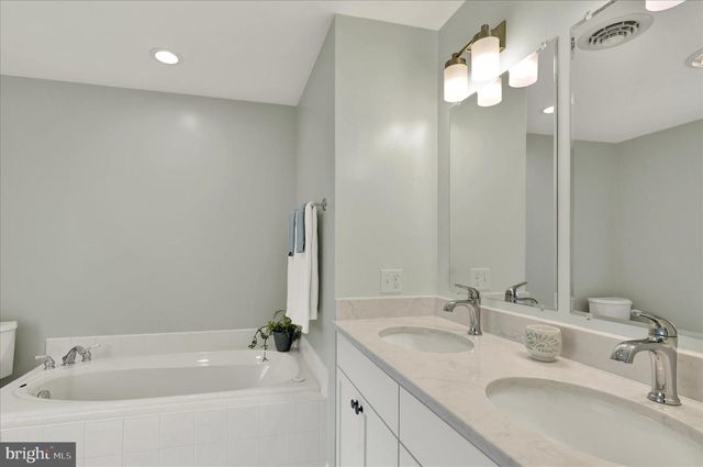 425 E COLLEGE AVE, Elizabethtown, PA 17022
