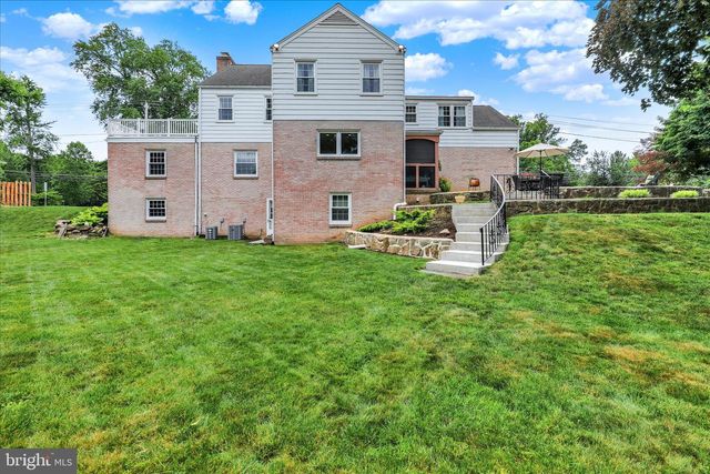 425 E COLLEGE AVE, Elizabethtown, PA 17022