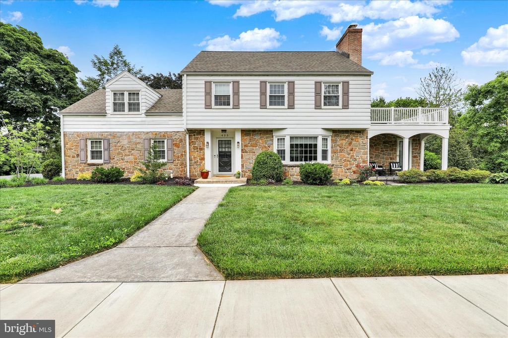 425 E COLLEGE AVE, Elizabethtown, PA 17022