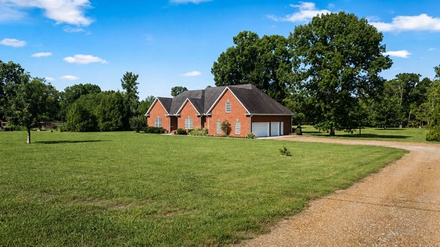 1725 N Lovvorn Rd, Christiana, TN 37037