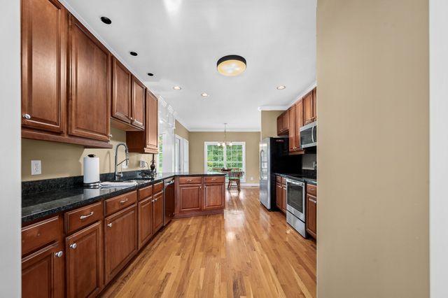 1725 N Lovvorn Rd, Christiana, TN 37037