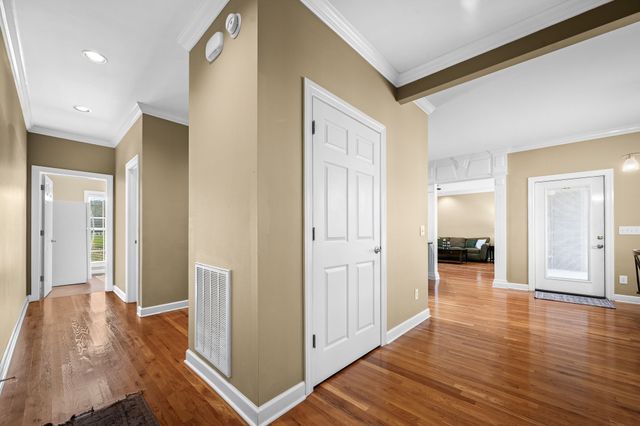 1725 N Lovvorn Rd, Christiana, TN 37037