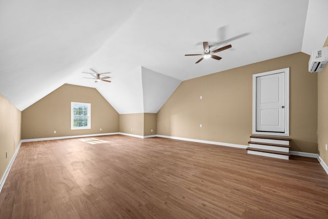 1725 N Lovvorn Rd, Christiana, TN 37037