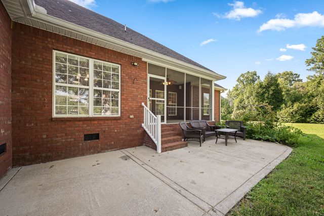 1725 N Lovvorn Rd, Christiana, TN 37037