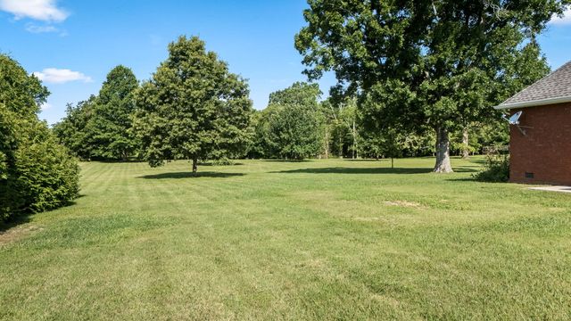 1725 N Lovvorn Rd, Christiana, TN 37037