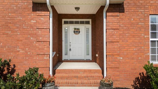 1725 N Lovvorn Rd, Christiana, TN 37037