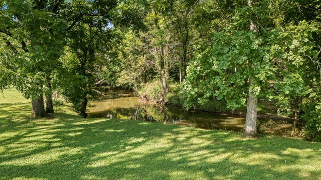 1725 N Lovvorn Rd, Christiana, TN 37037