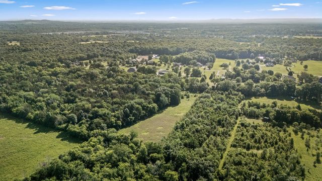 1725 N Lovvorn Rd, Christiana, TN 37037