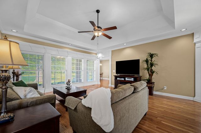 1725 N Lovvorn Rd, Christiana, TN 37037