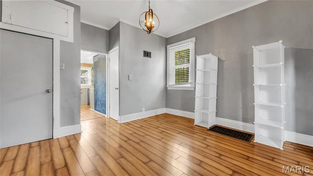 6622 Crest Avenue, St Louis, MO 63130