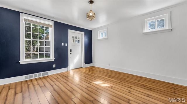 6622 Crest Avenue, St Louis, MO 63130