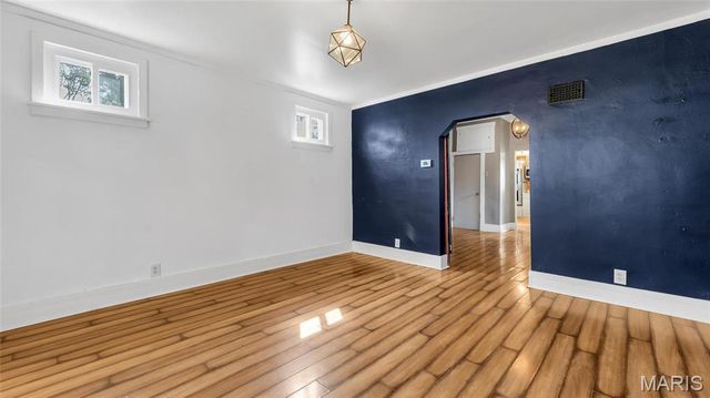 6622 Crest Avenue, St Louis, MO 63130