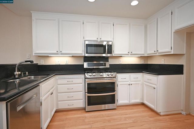 503 Valley View Court, Martinez, CA 94553