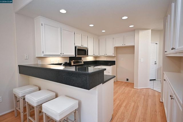 503 Valley View Court, Martinez, CA 94553
