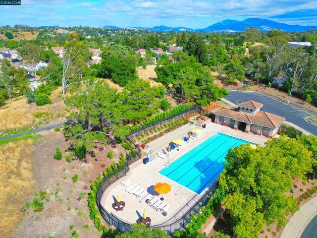 503 Valley View Court, Martinez, CA 94553